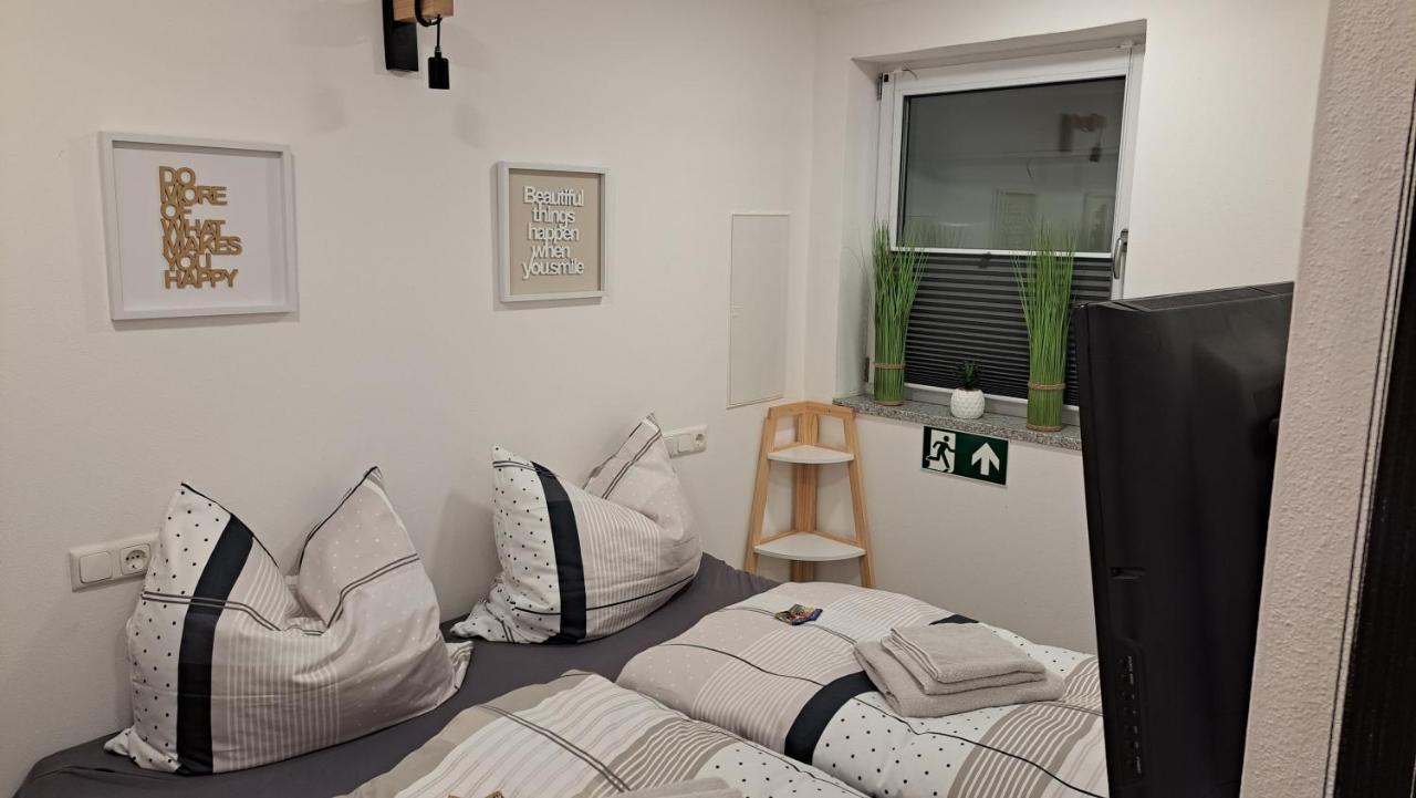 Appartment-Ferienwohnung Mit Kueche, Bad, Kostenlos Wlan, Modern Eingerichtet Roding Extérieur photo